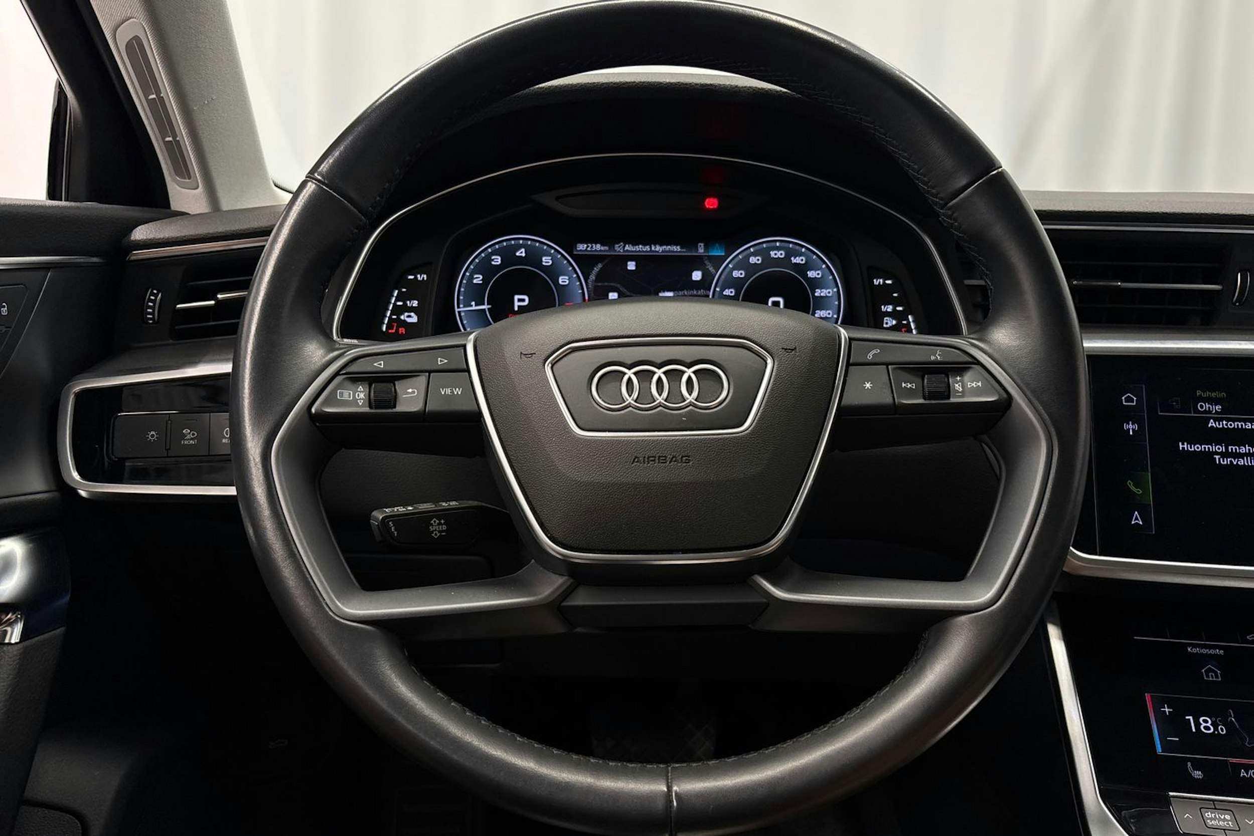 Musta Audi A6 2024 kuva 18.