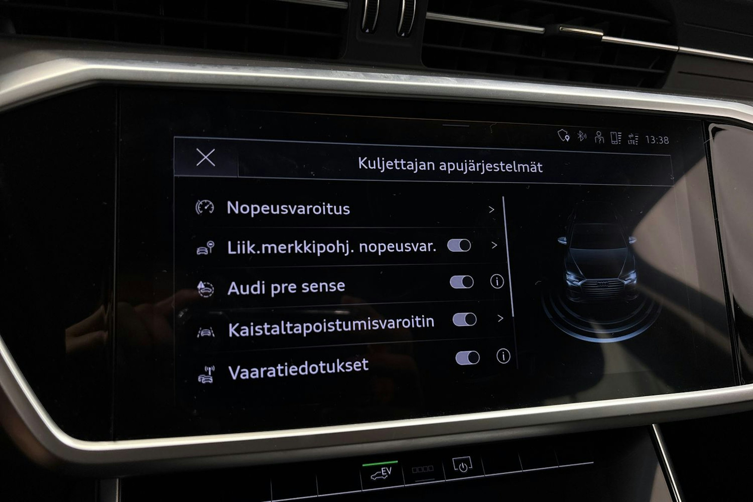 Musta Audi A6 2024 kuva 30.