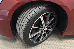 punainen Audi A6 2024 kuva 10.