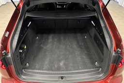 punainen Audi A6 2024 kuva 11.