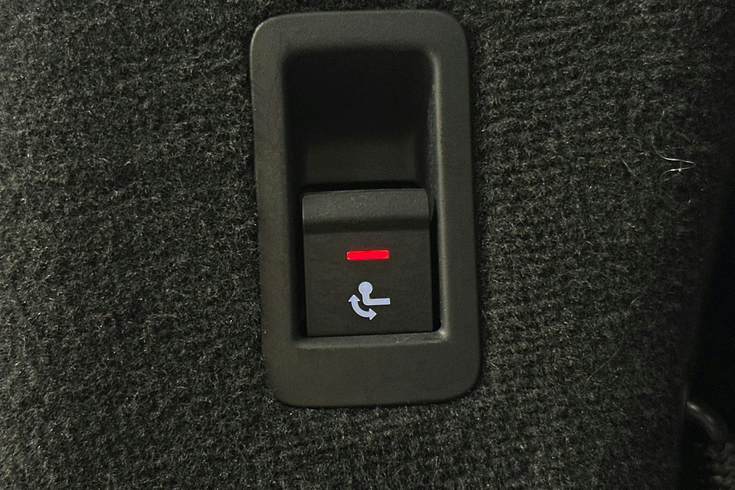 punainen Audi A6 2024 kuva 13.