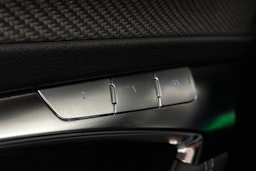 punainen Audi A6 2024 kuva 18.
