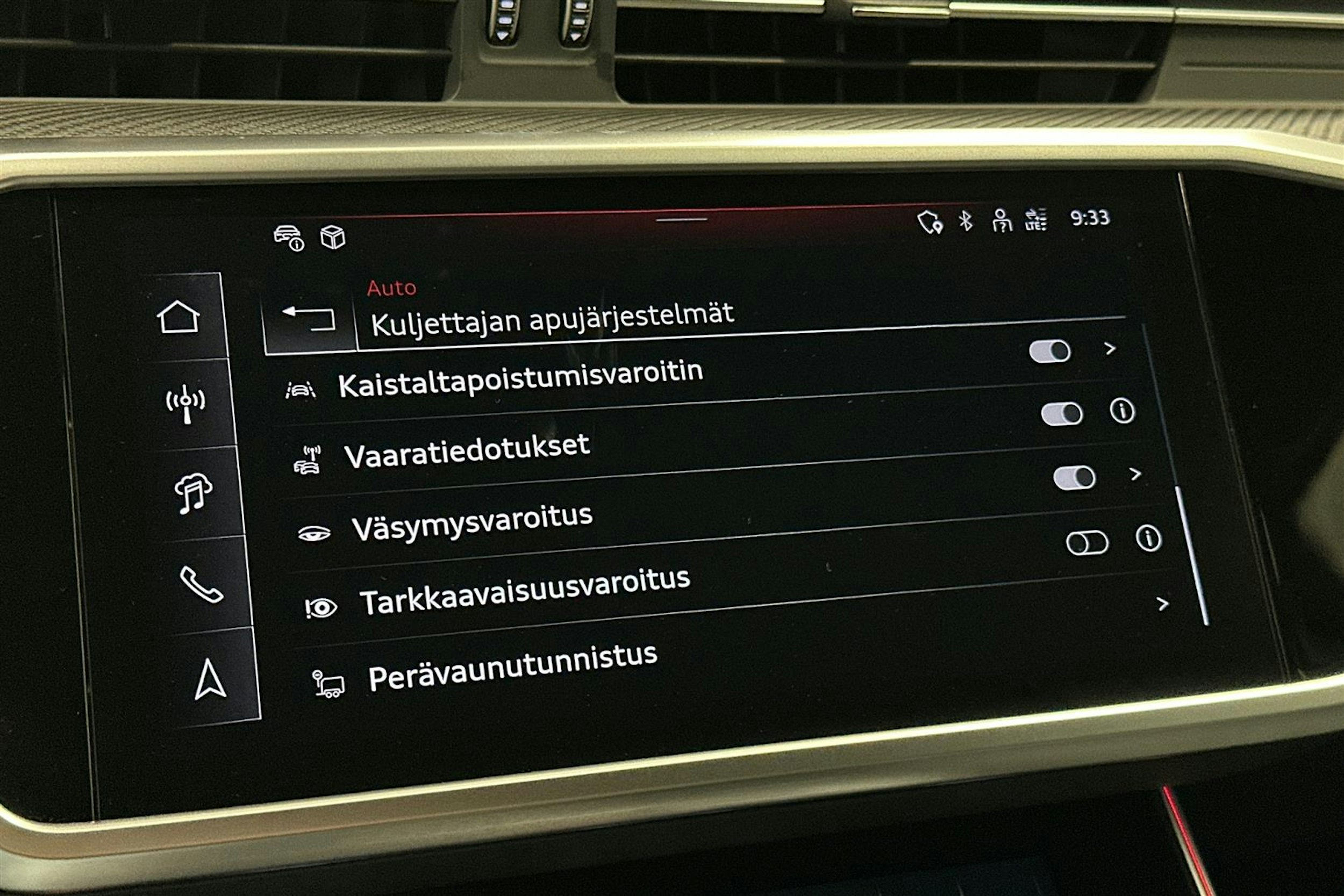 punainen Audi A6 2024 kuva 30.