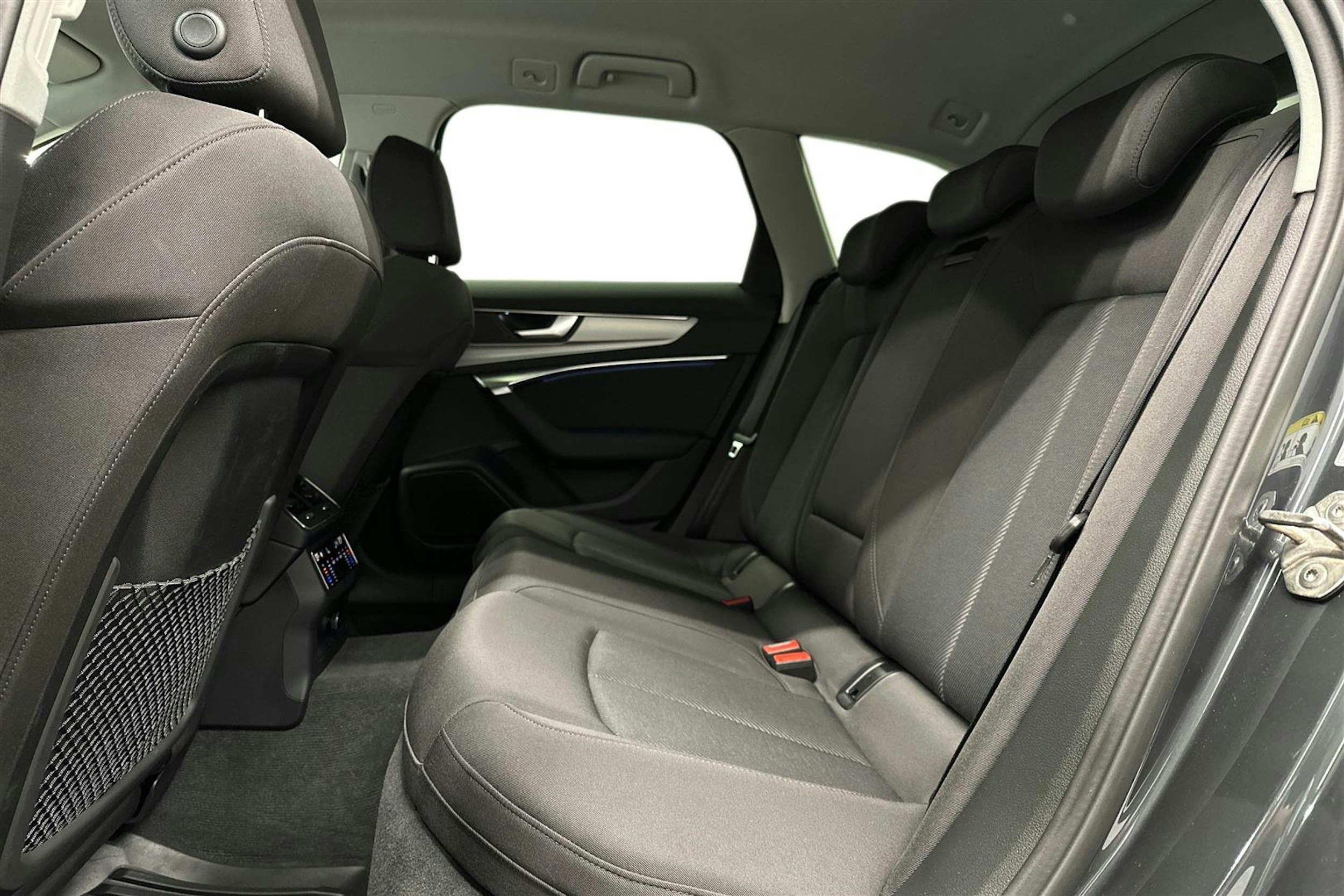 harmaa Audi A6 2024 kuva 8.