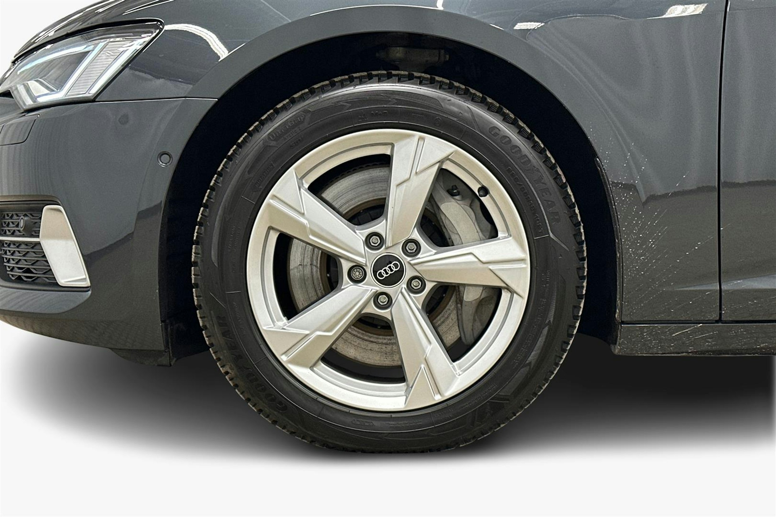 harmaa Audi A6 2024 kuva 9.