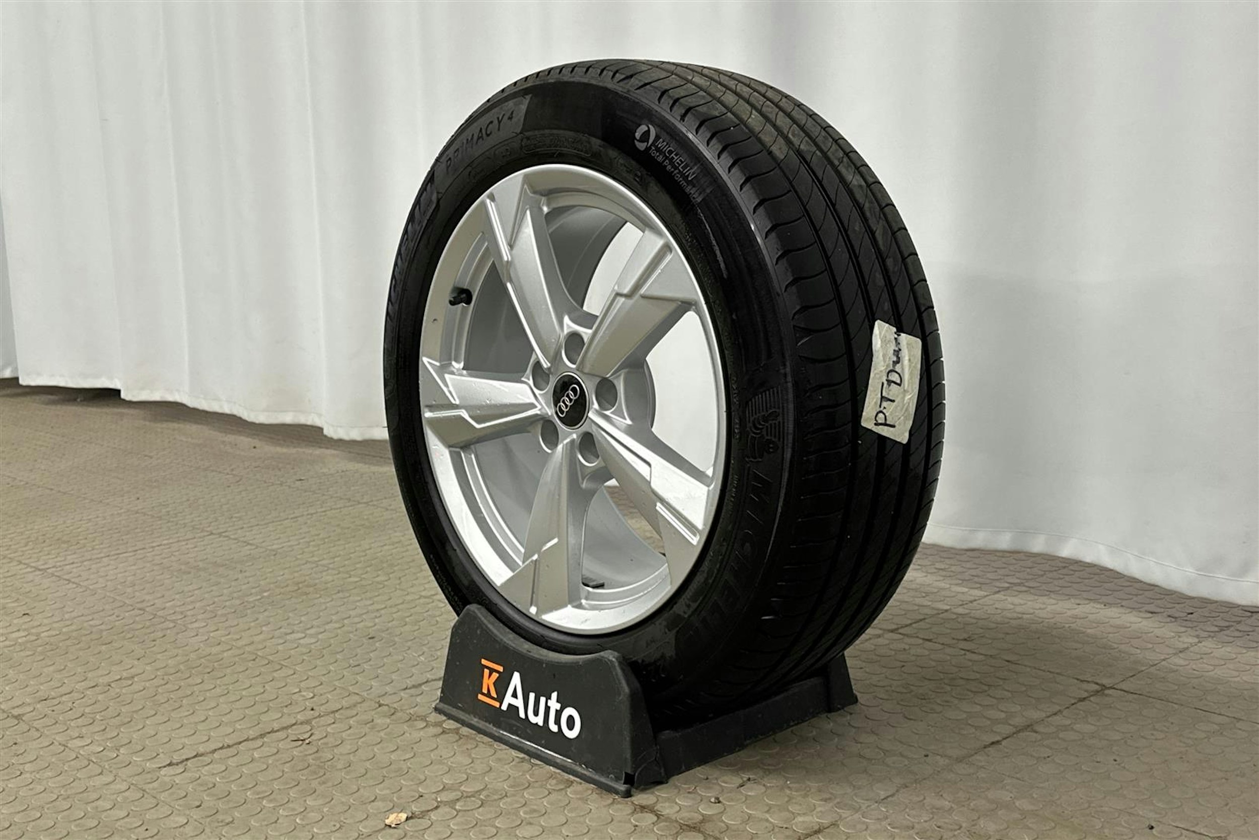 harmaa Audi A6 2024 kuva 10.