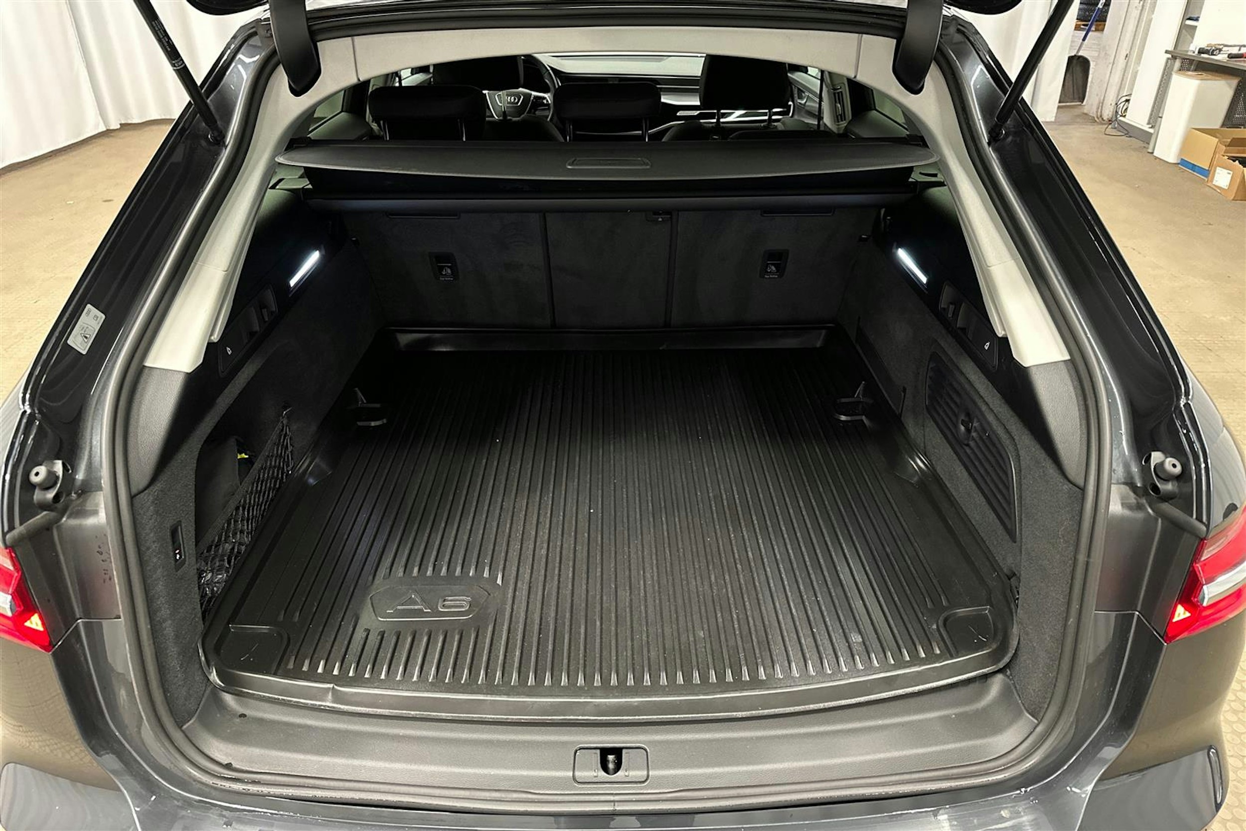 harmaa Audi A6 2024 kuva 11.