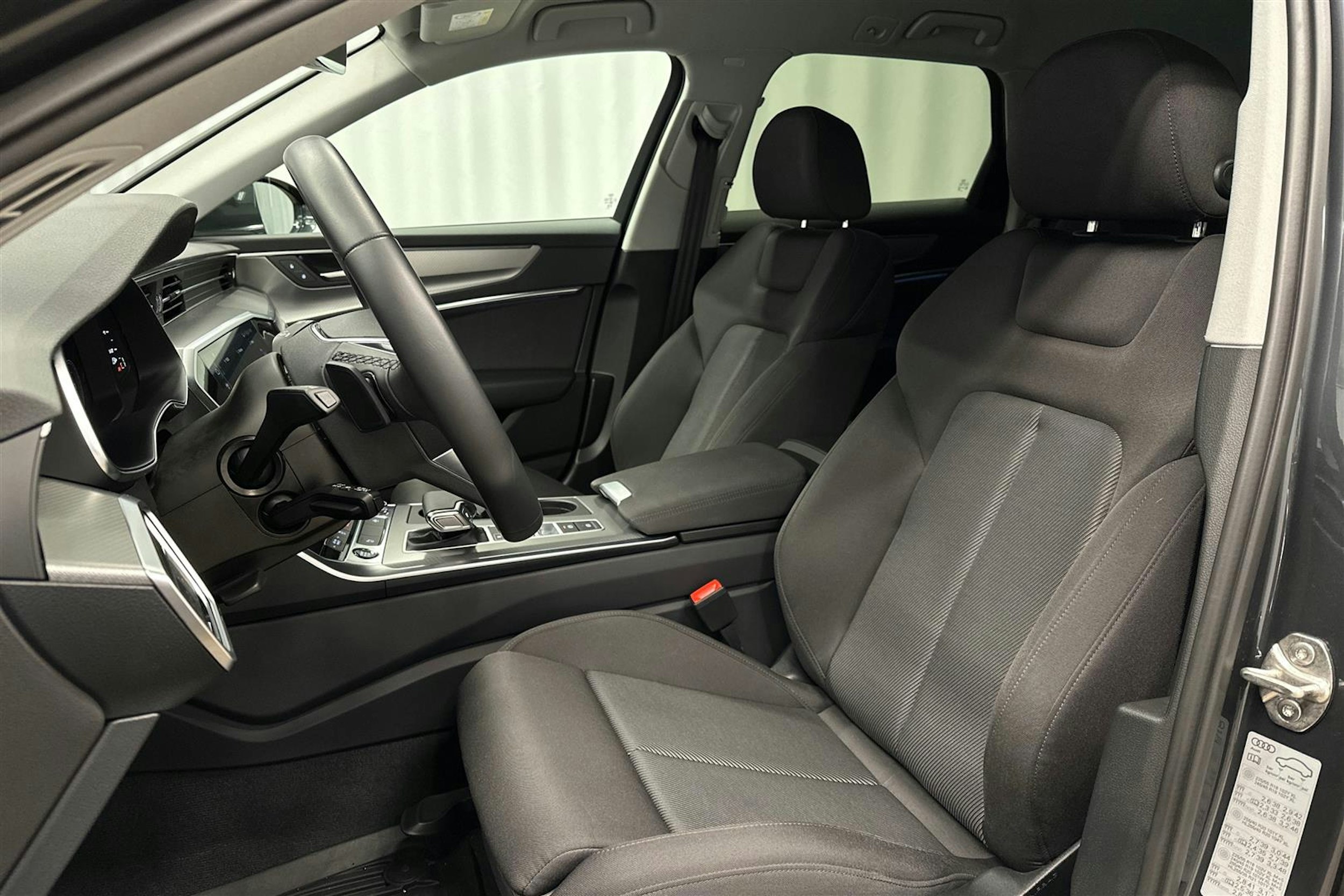 harmaa Audi A6 2024 kuva 15.
