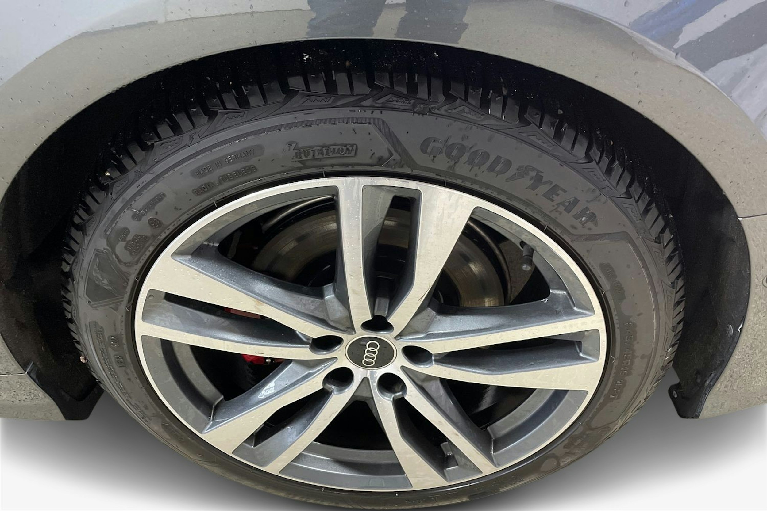 Harmaa Audi A6 2024 kuva 11.