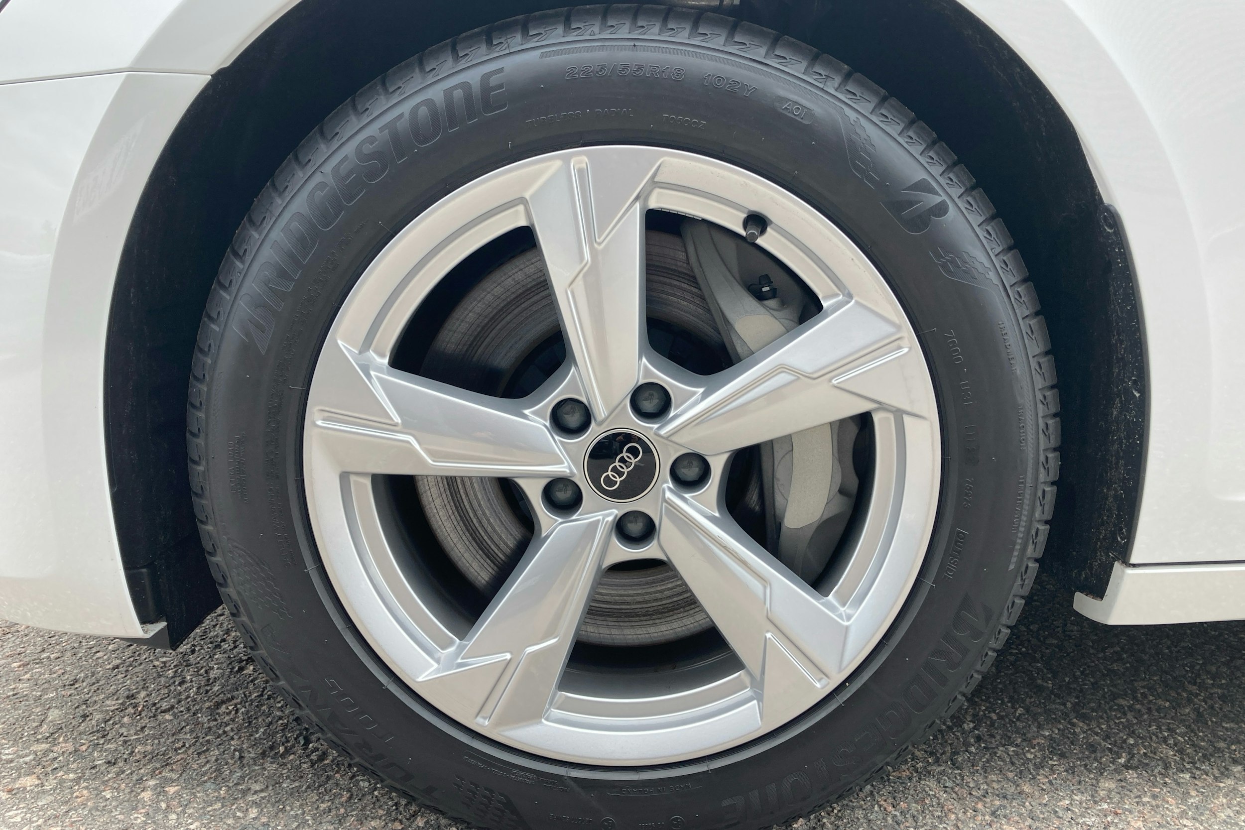 valkoinen Audi A6 2024 kuva 9.