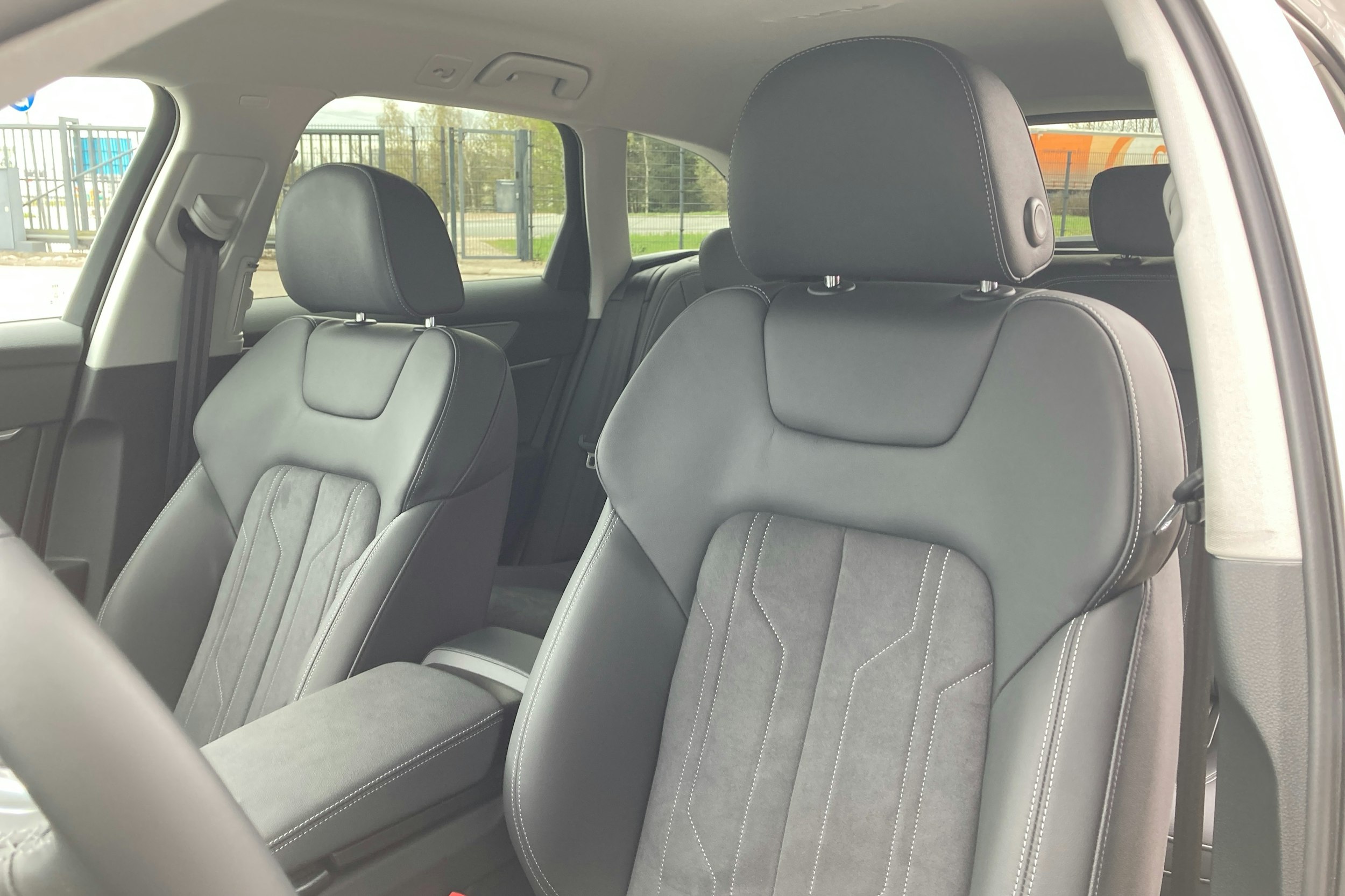 valkoinen Audi A6 2024 kuva 11.