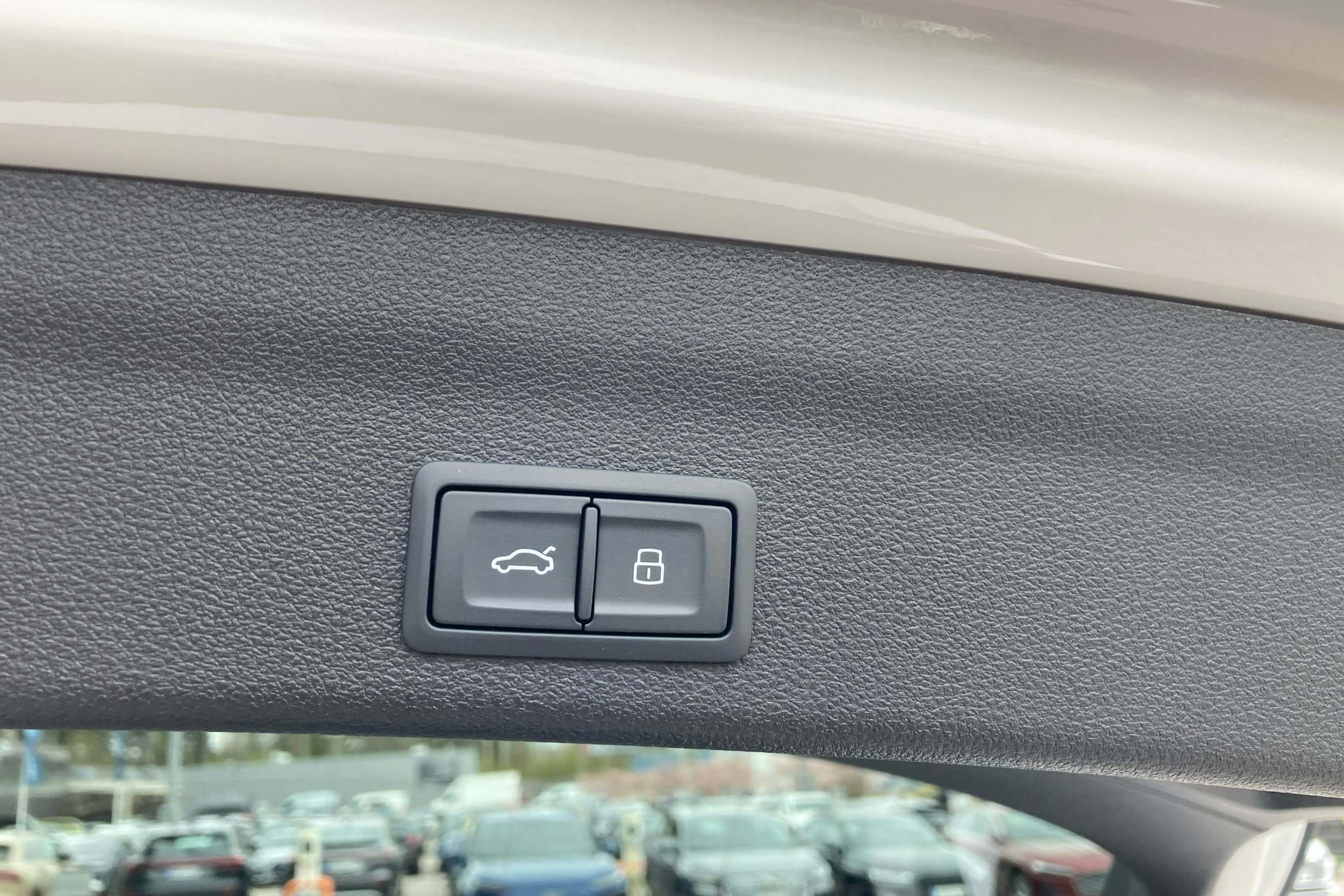 valkoinen Audi A6 2024 kuva 18.