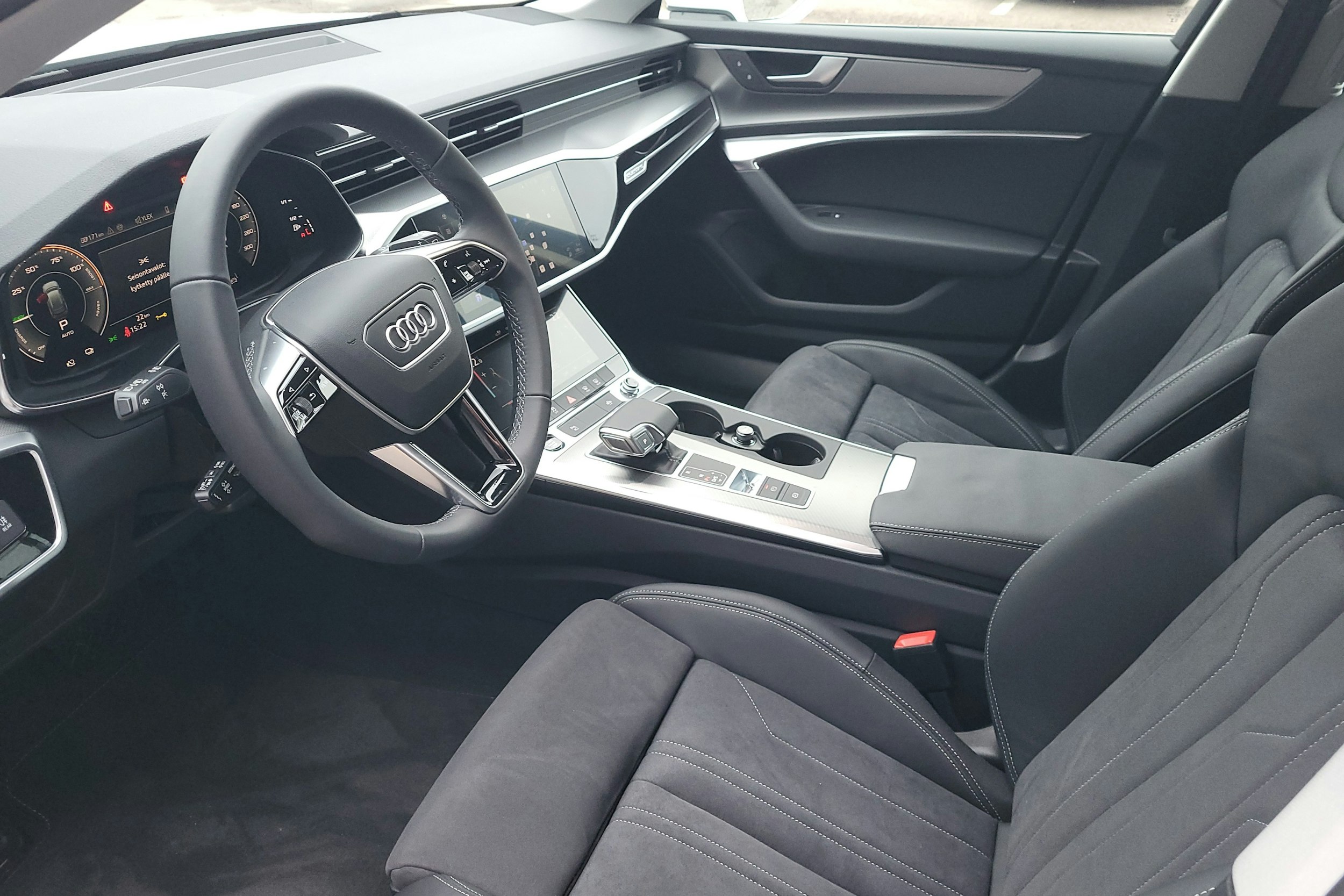 valkoinen Audi A6 2024 kuva 6.