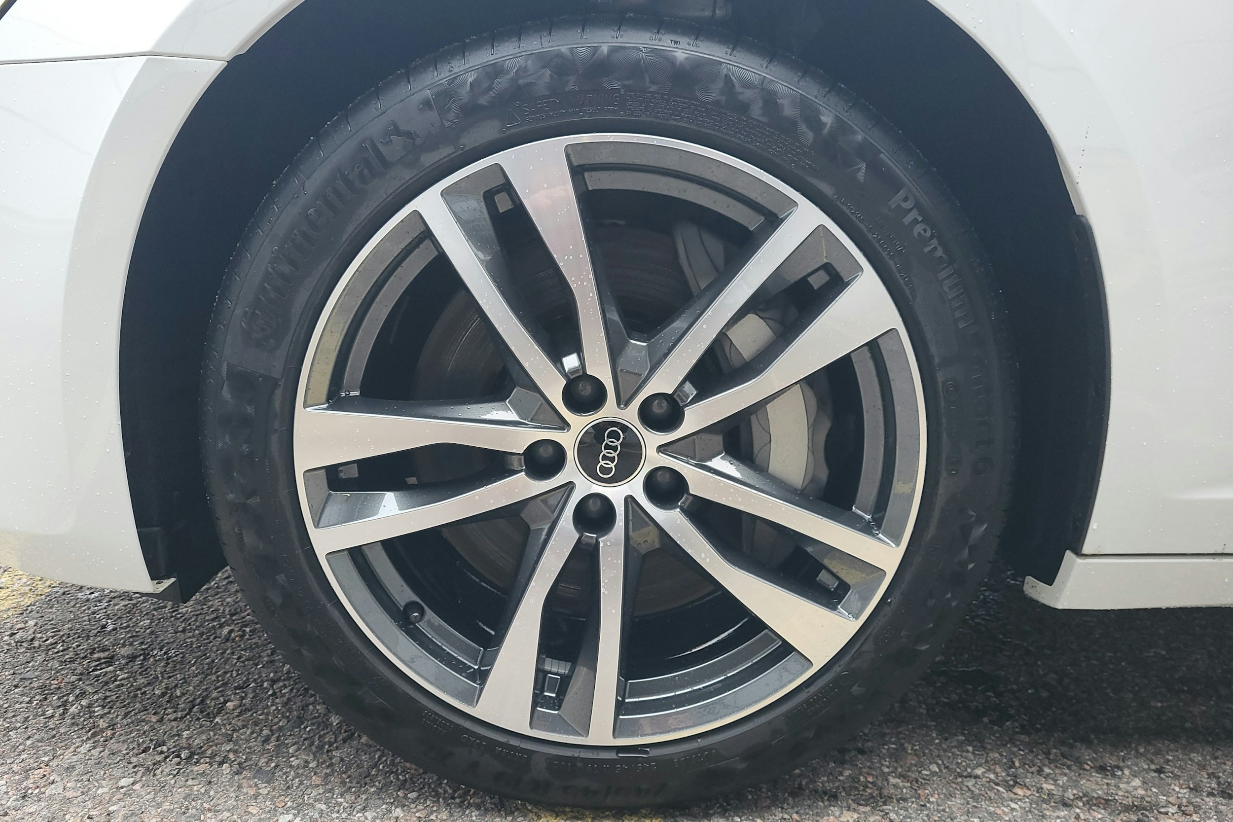 valkoinen Audi A6 2024 kuva 9.