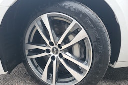 valkoinen Audi A6 2024 kuva 10.