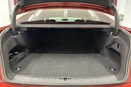 punainen Audi A6 2024 kuva 13.