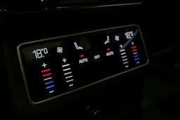 punainen Audi A6 2024 kuva 15.