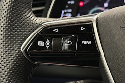 punainen Audi A6 2024 kuva 21.