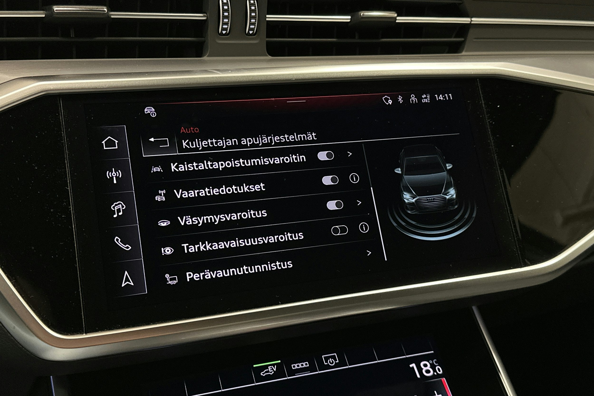 punainen Audi A6 2024 kuva 29.