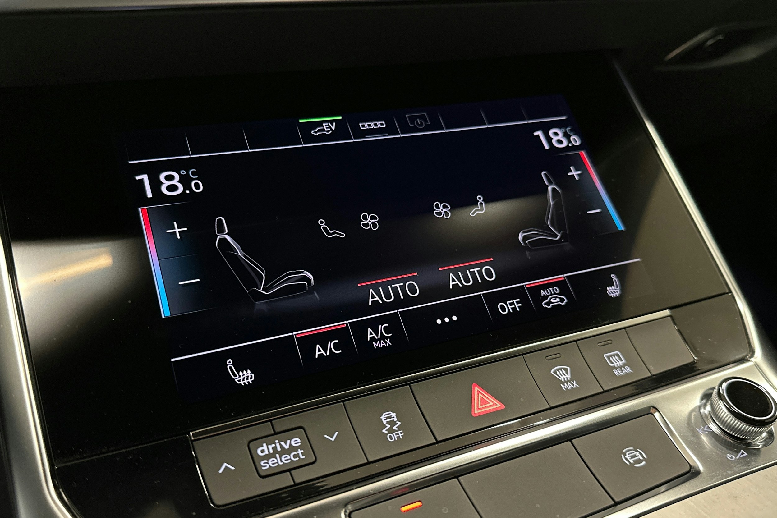 punainen Audi A6 2024 kuva 32.