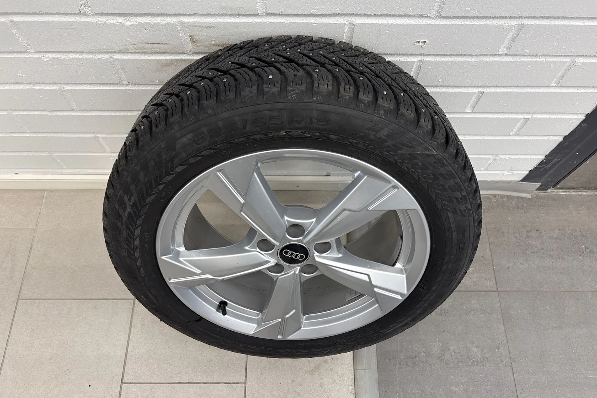 harmaa Audi A6 2024 kuva 10.