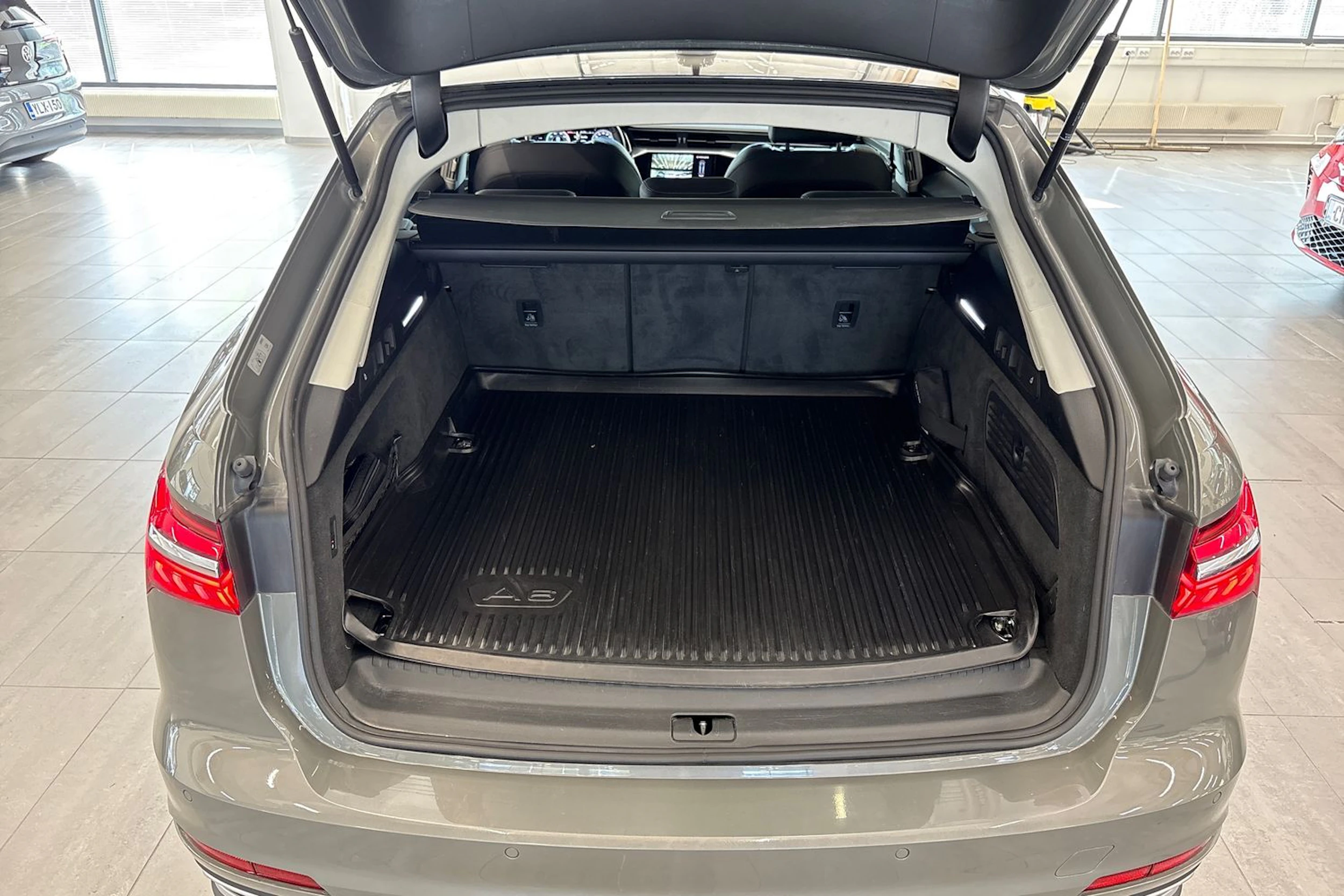 harmaa Audi A6 2024 kuva 16.