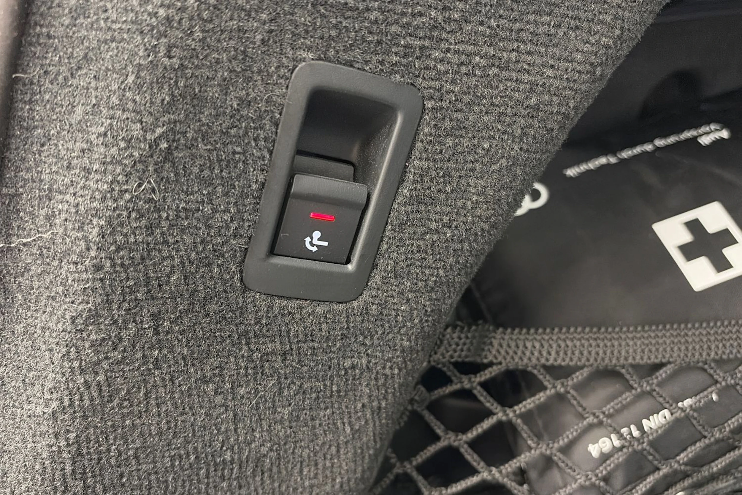 met. sininen Audi A6 2024 kuva 13.