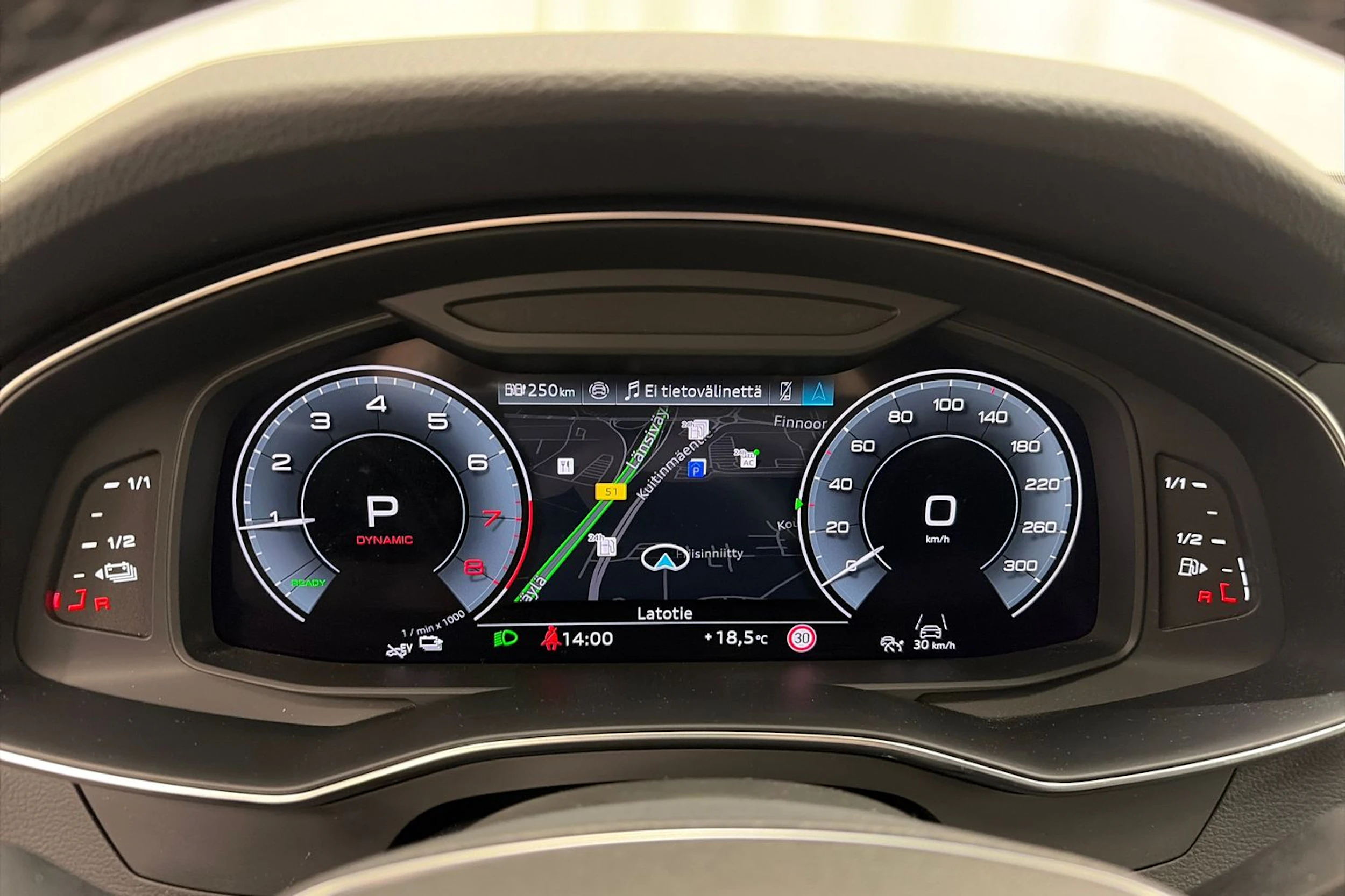 met. sininen Audi A6 2024 kuva 16.