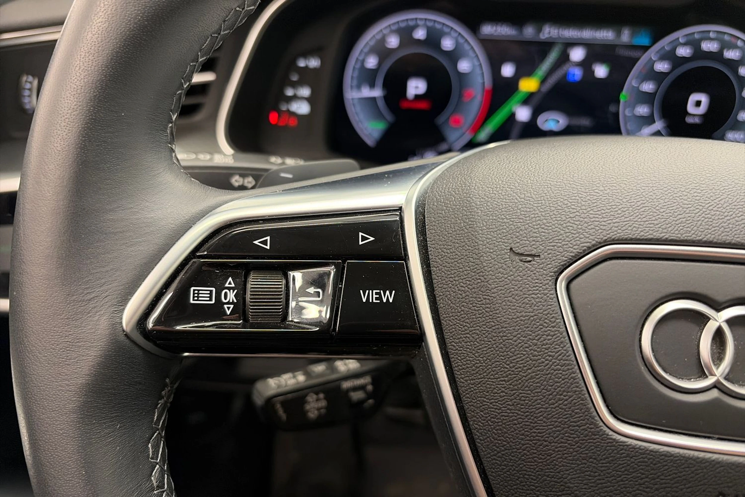 met. sininen Audi A6 2024 kuva 17.