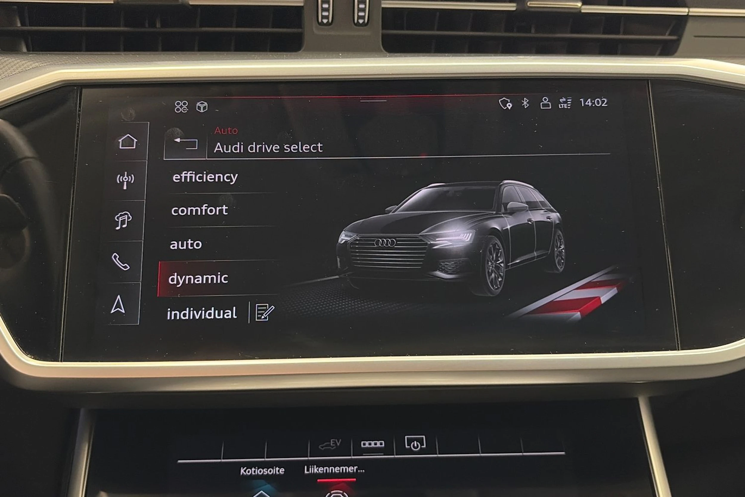 met. sininen Audi A6 2024 kuva 22.