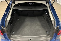 sininen Audi A6 2025 kuva 11.