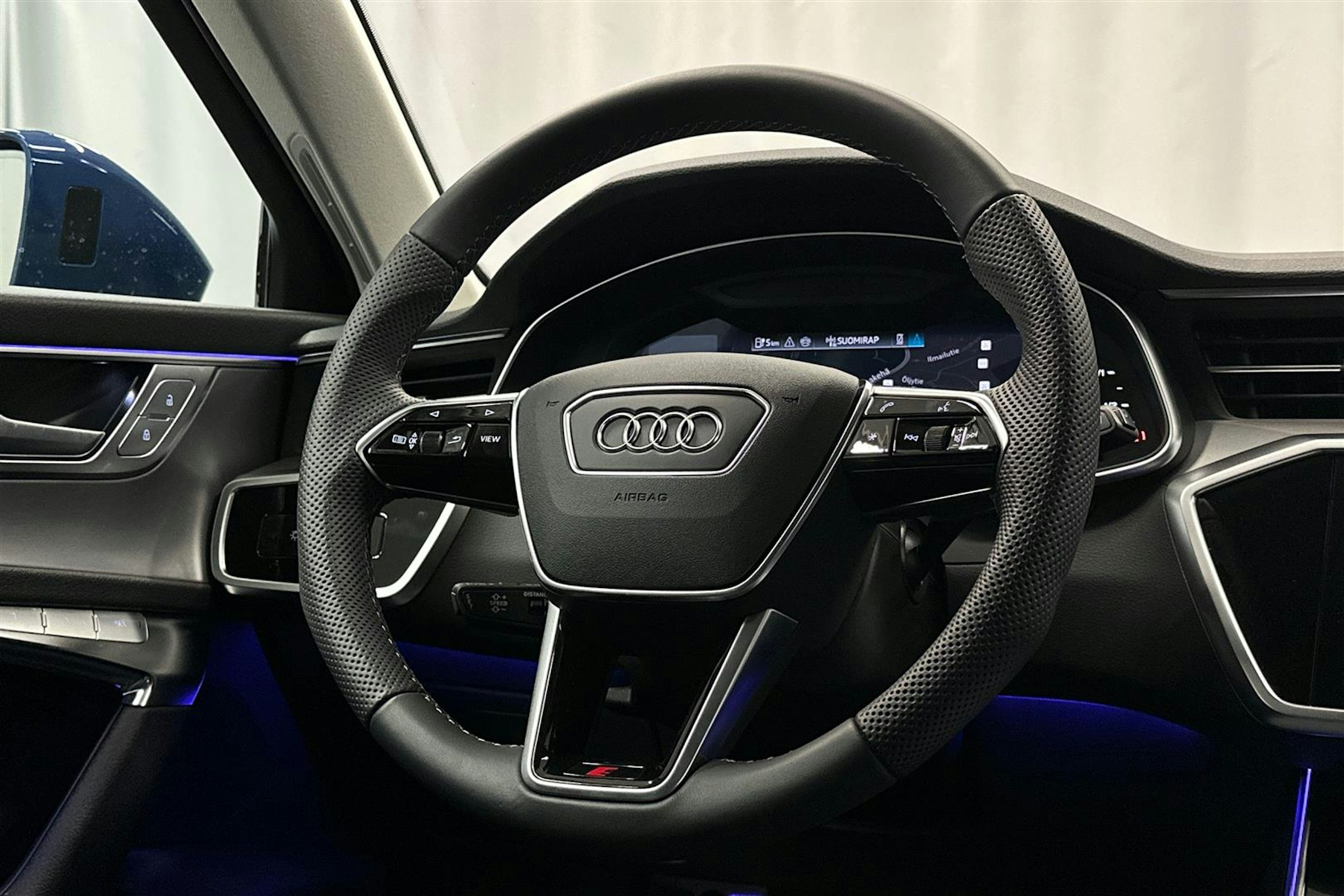sininen Audi A6 2025 kuva 18.