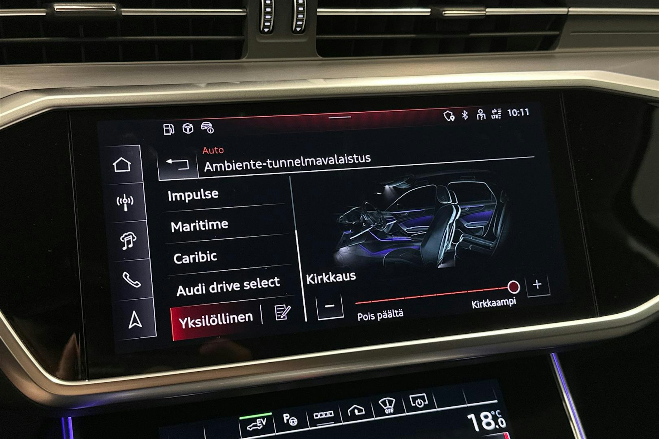 sininen Audi A6 2025 kuva 28.