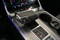 sininen Audi A6 2025 kuva 35.