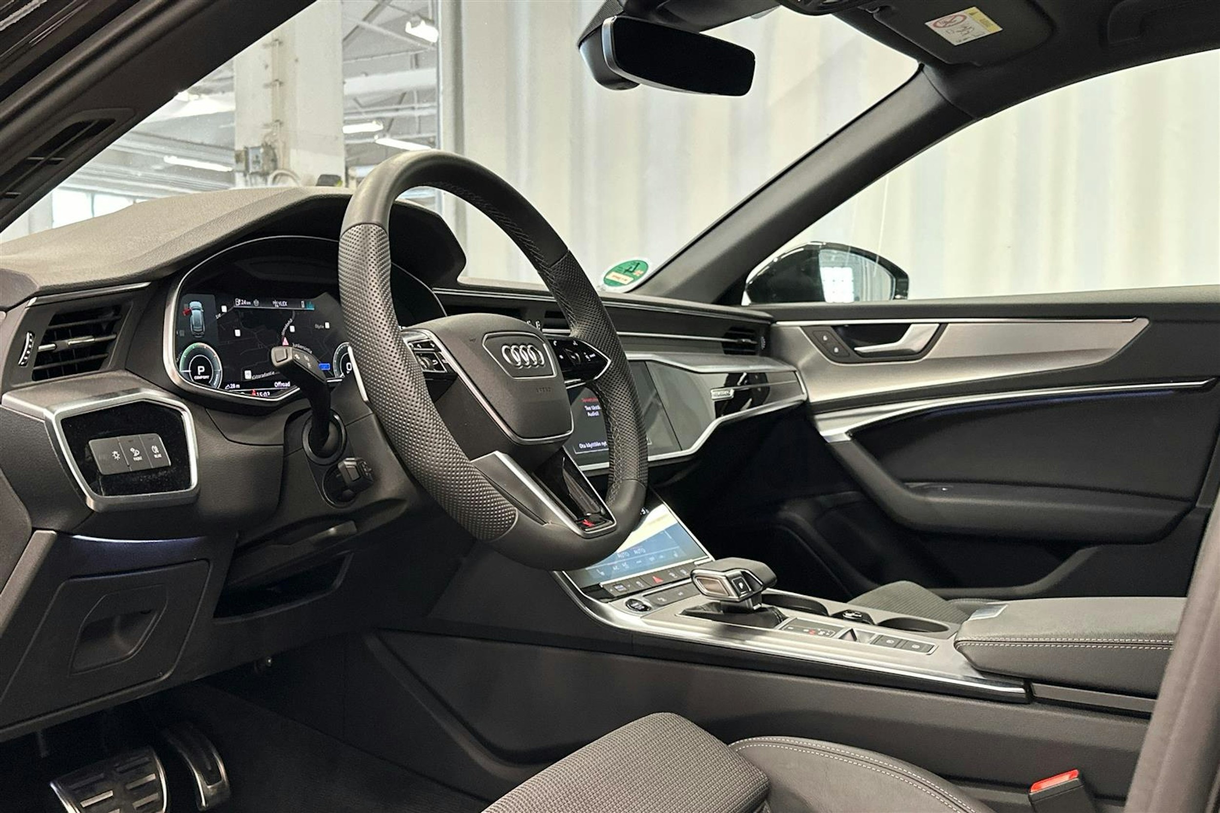 musta Audi A6 2025 kuva 3.