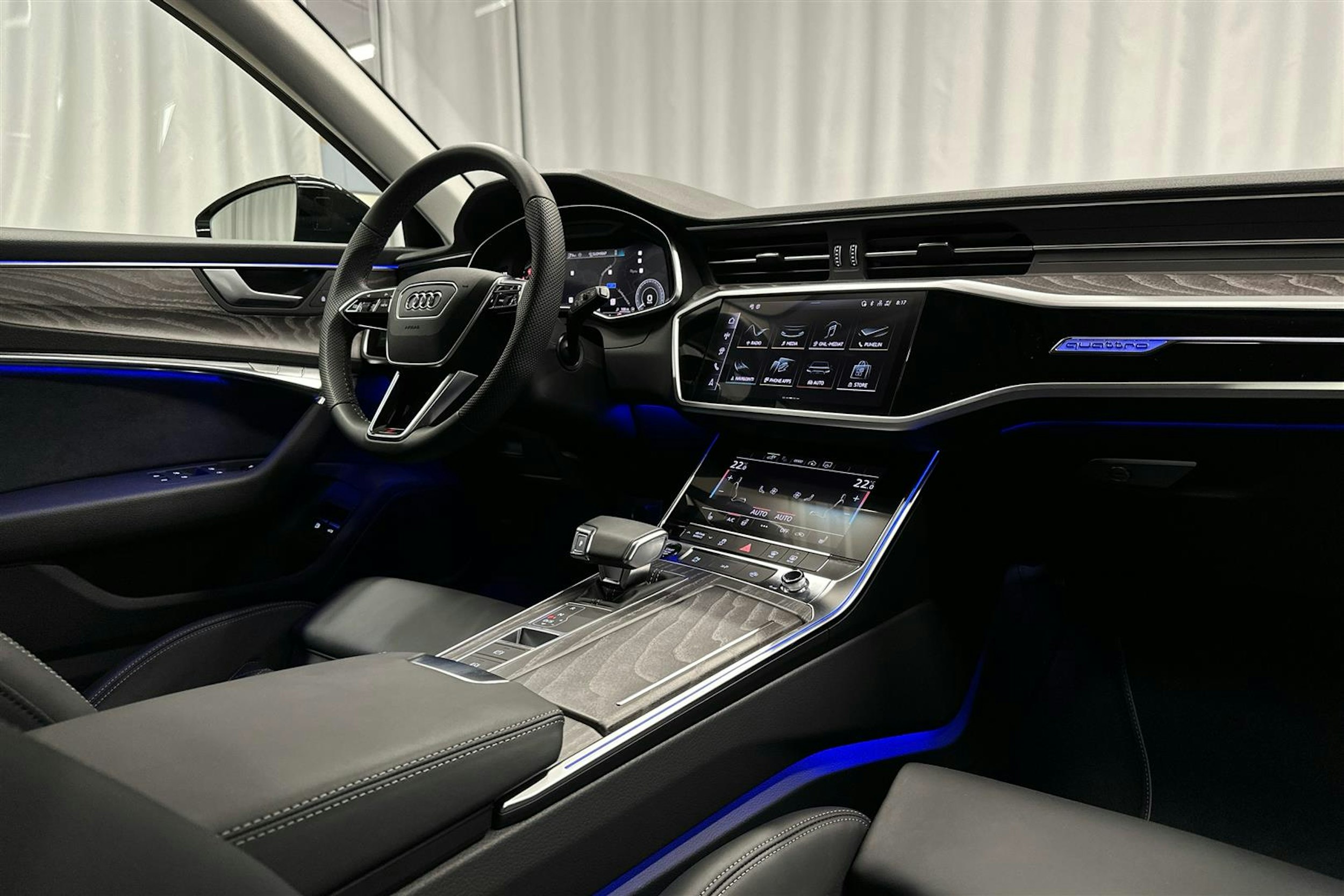 punainen Audi A6 2025 kuva 7.