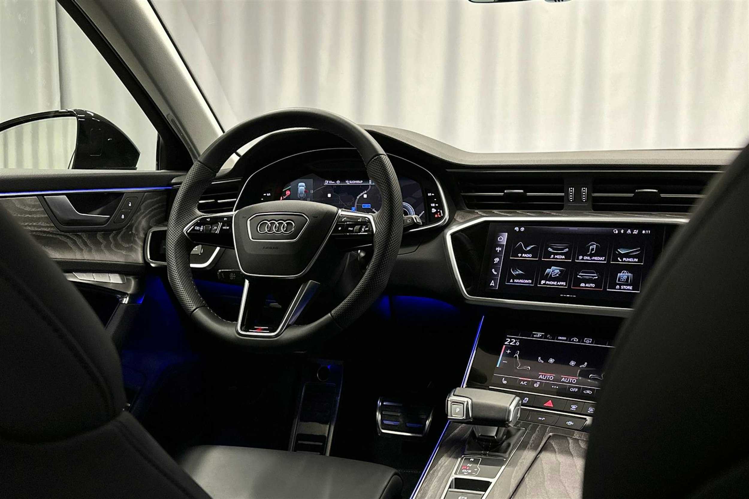 punainen Audi A6 2025 kuva 8.