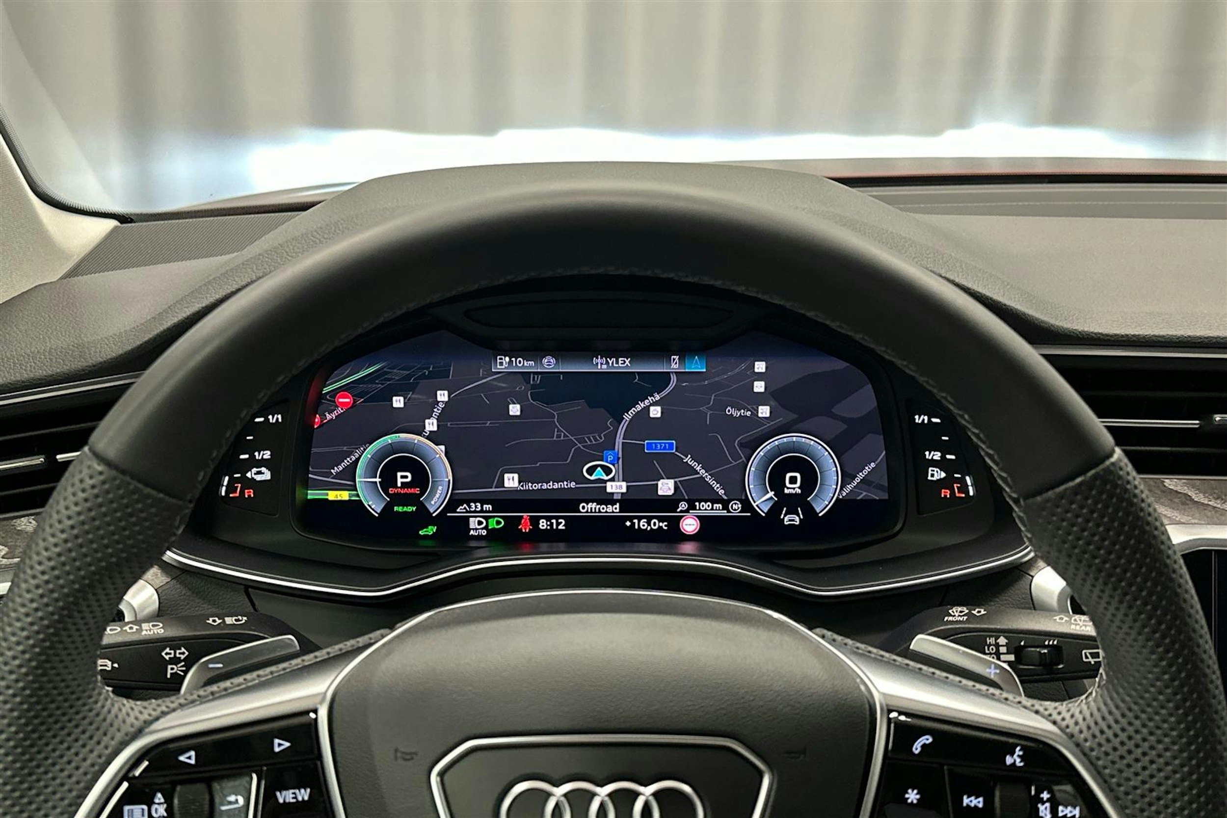 punainen Audi A6 2025 kuva 12.