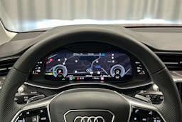 punainen Audi A6 2025 kuva 12.