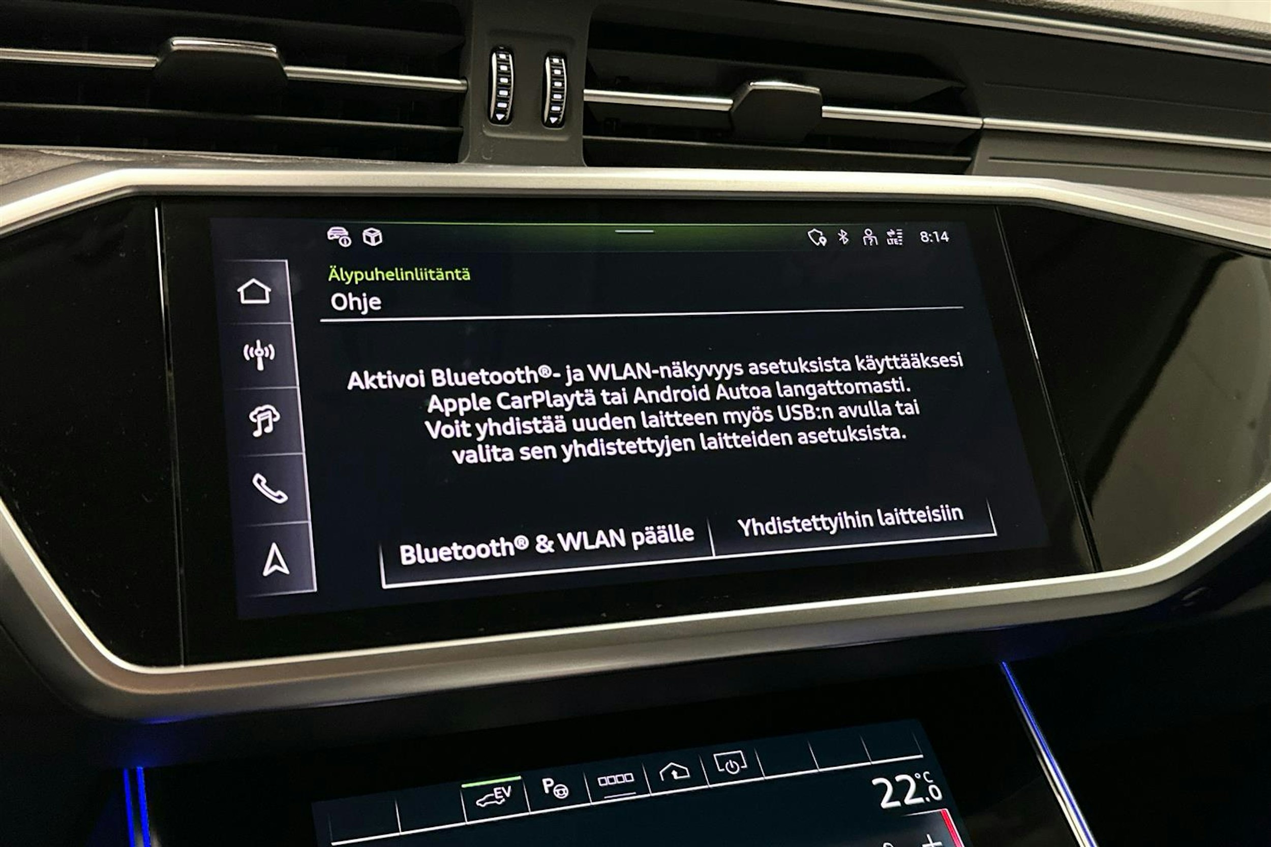 punainen Audi A6 2025 kuva 15.