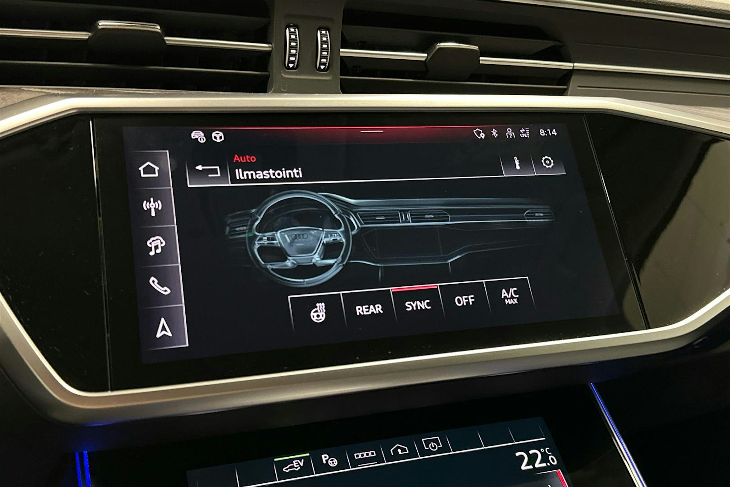 punainen Audi A6 2025 kuva 17.