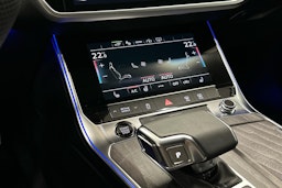 punainen Audi A6 2025 kuva 22.