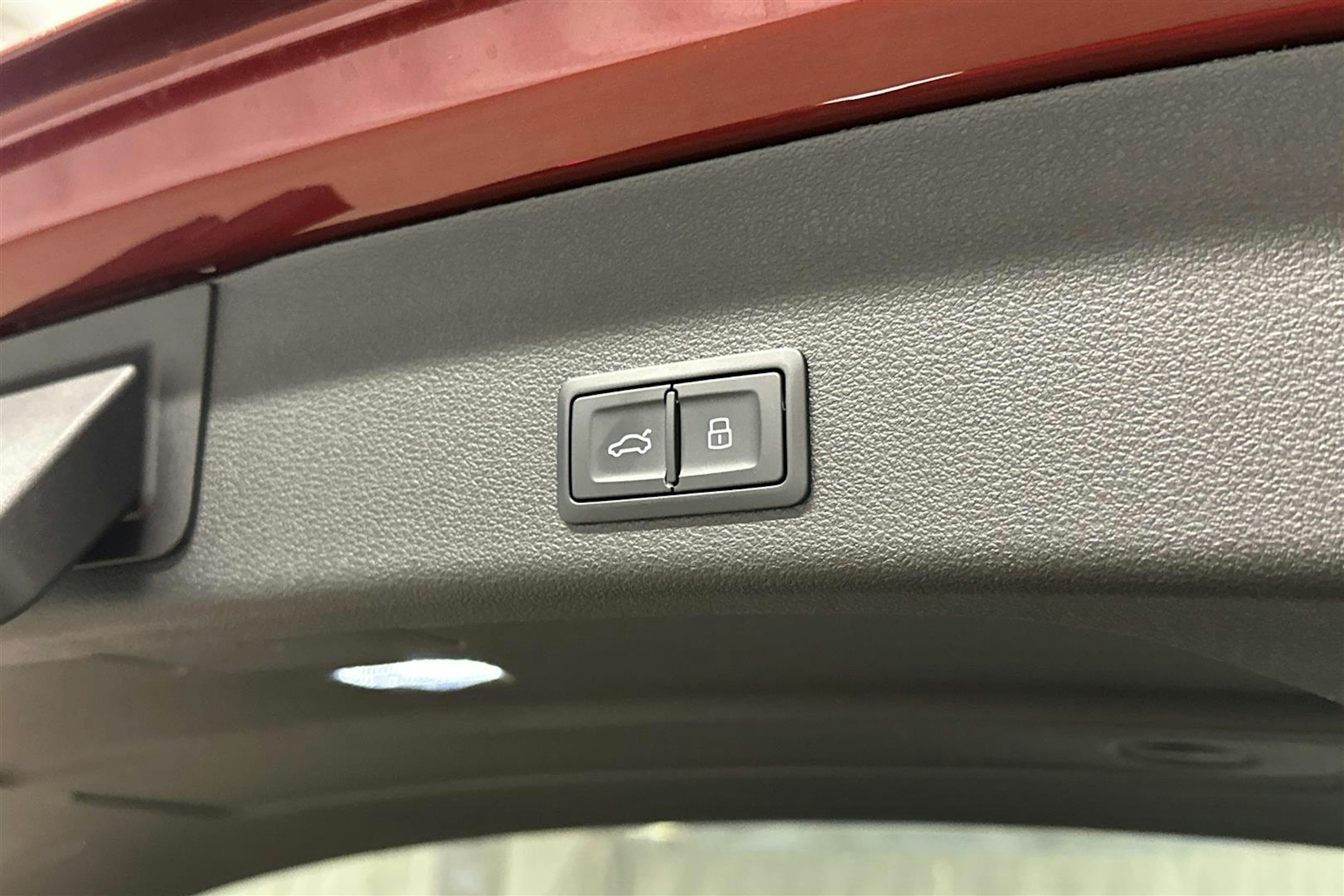 punainen Audi A6 2025 kuva 29.