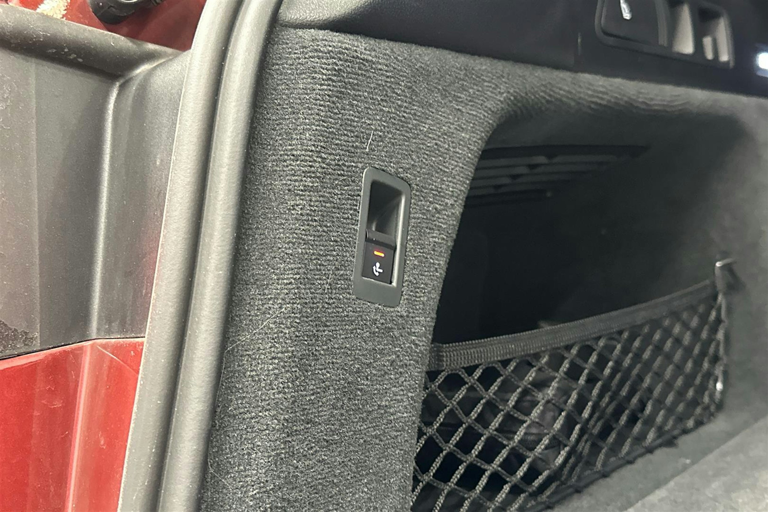 punainen Audi A6 2025 kuva 30.