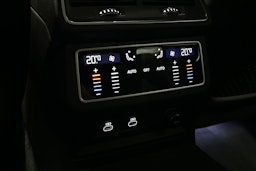 sininen Audi A6 2025 kuva 16.