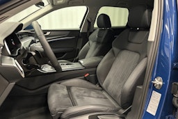 sininen Audi A6 2025 kuva 17.