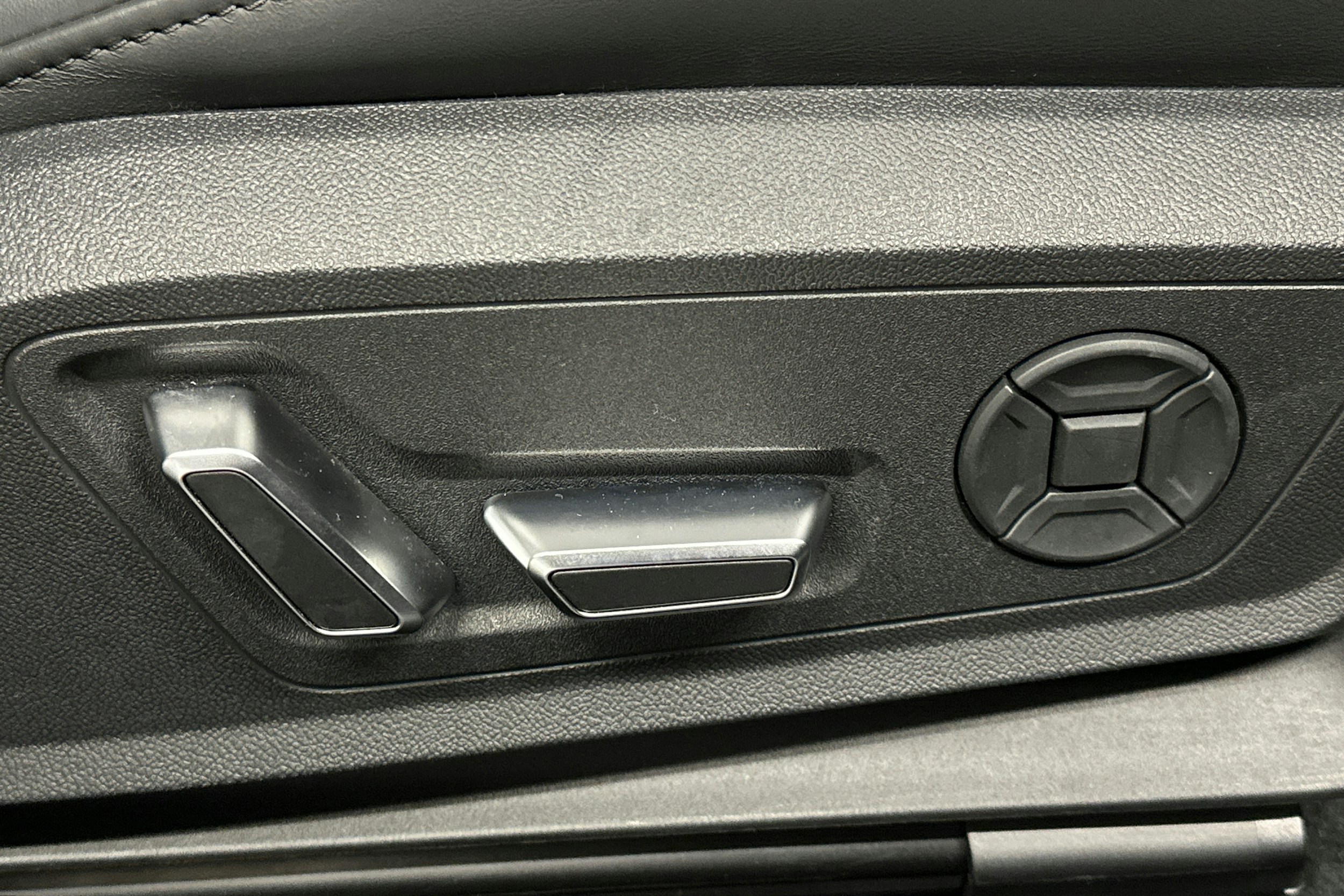 musta Audi A6 2025 kuva 18.