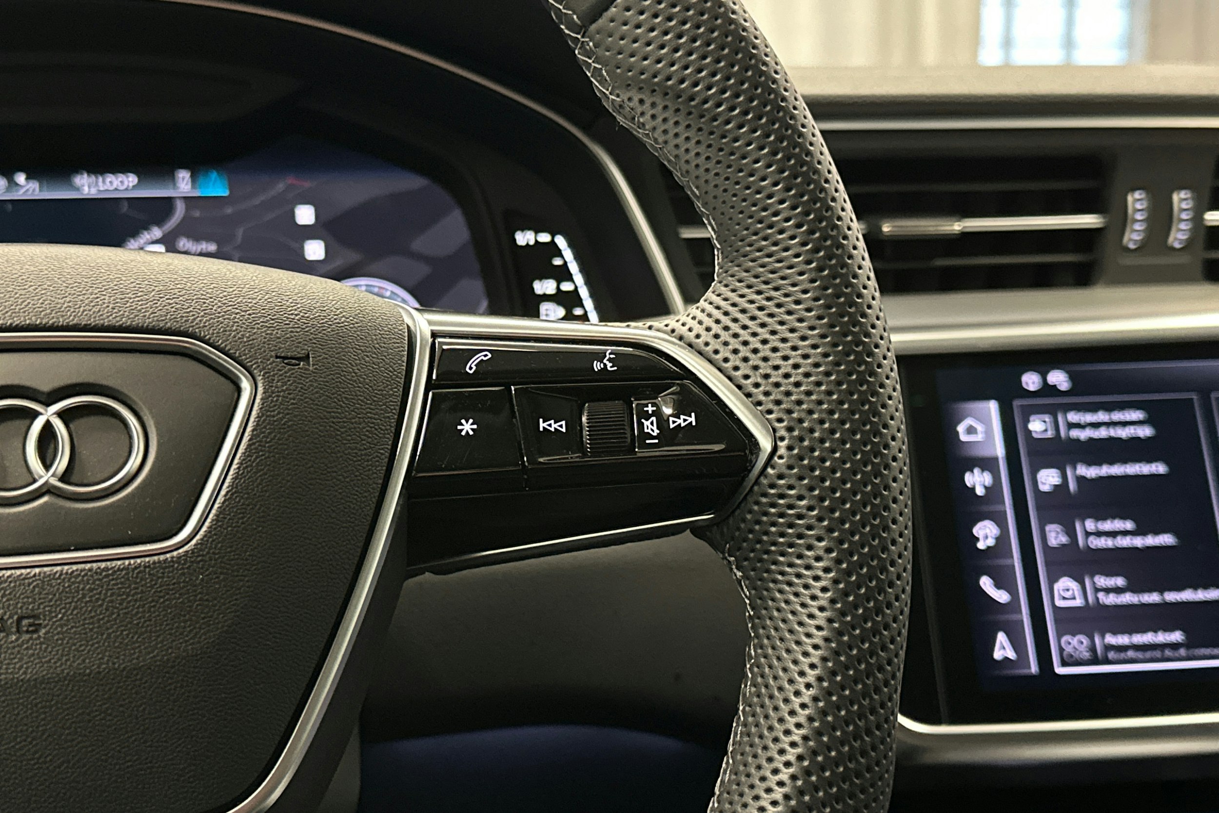 musta Audi A6 2025 kuva 22.