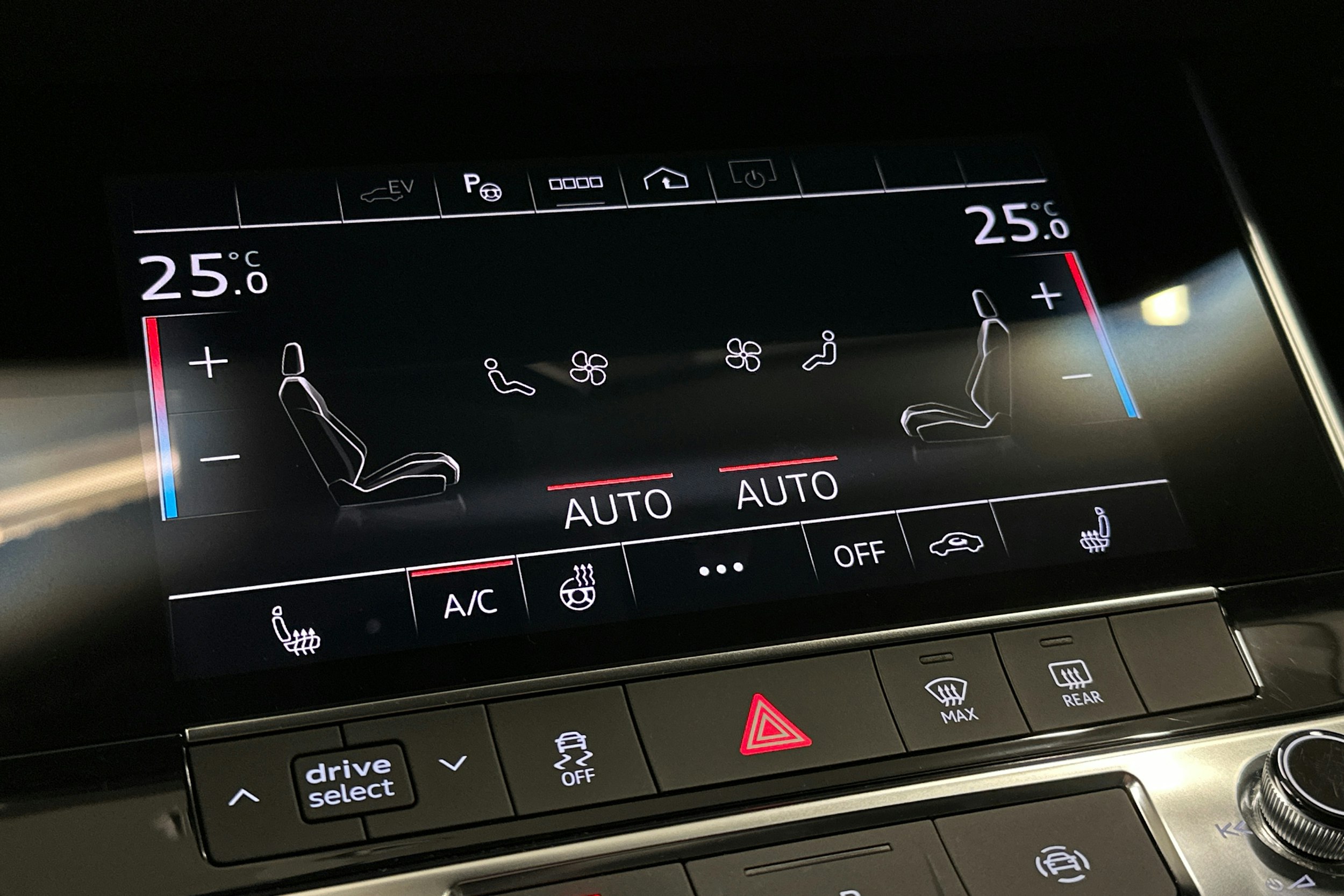 musta Audi A6 2025 kuva 33.