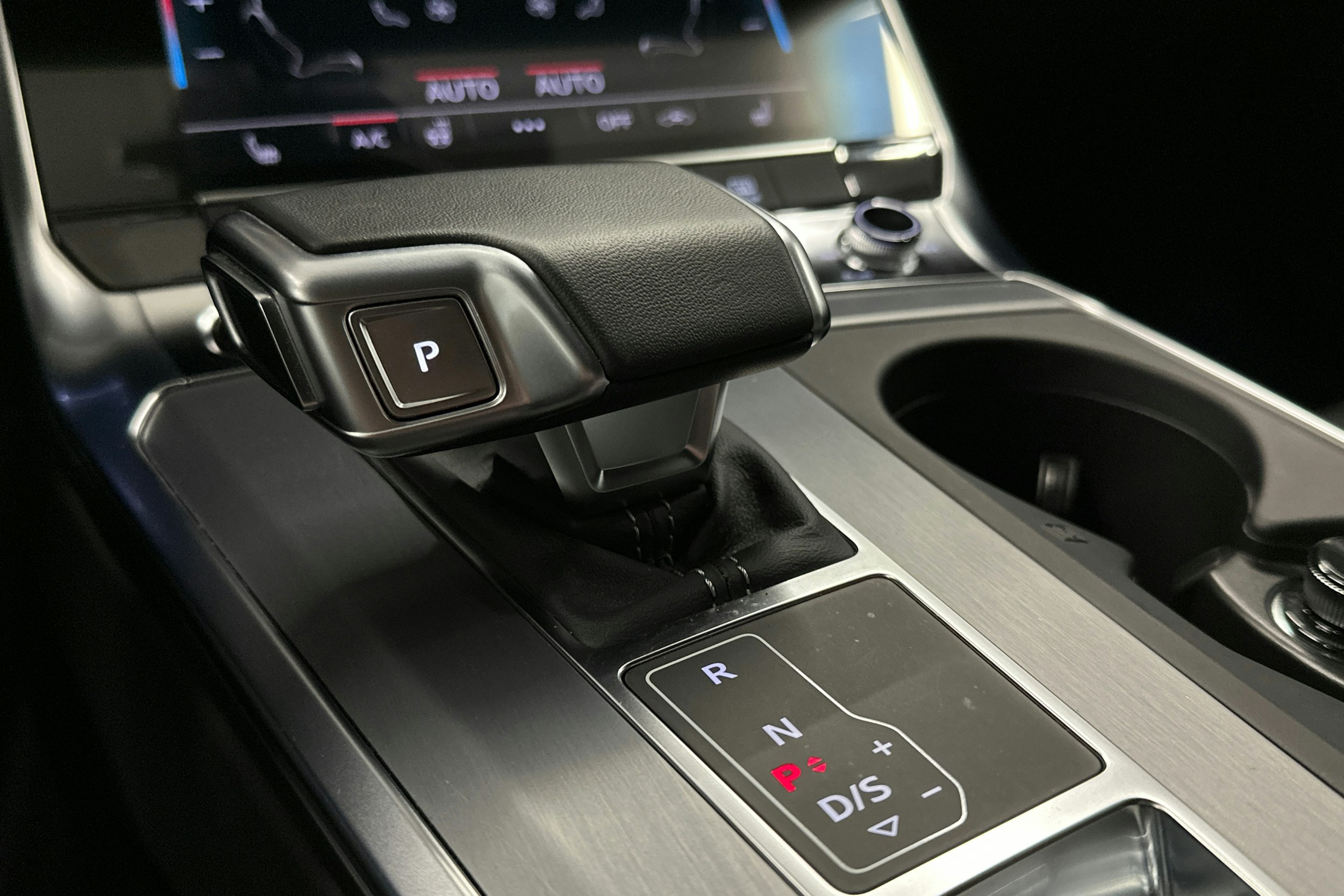 musta Audi A6 2025 kuva 34.